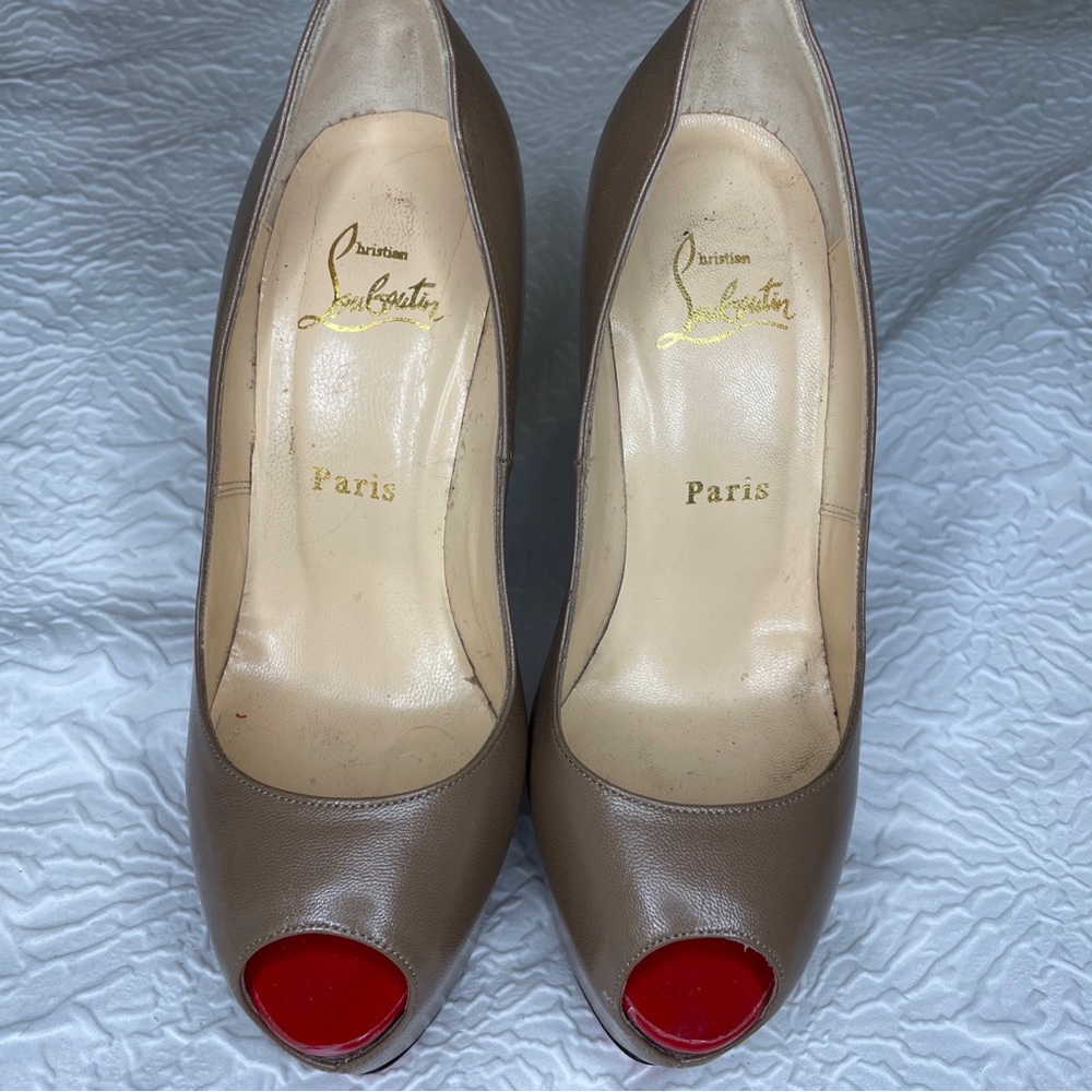 Christian Louboutin Daffodile Peep-toe Platform Pumps Size 7/37 w/dust bag